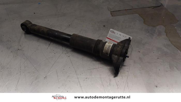 Gebruikte Schokbreker links-achter Opel Corsa O163532