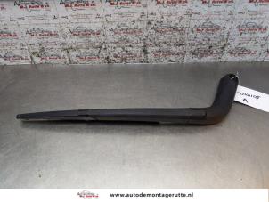 O163556 Gebruikte ruitenwisserarm achter Chevrolet Spark