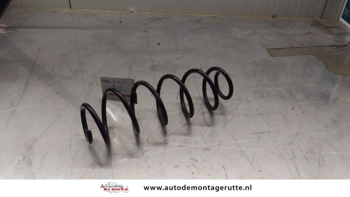 Gebruikte Schroefveer achter Opel Corsa O163598