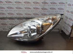O163678 Gebruikte koplamp links Hyundai I20
