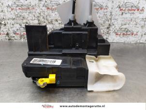 O163778 Gebruikte deurslot mechaniek 4deurs links-voor Hyundai I20