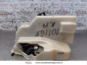 O163808 Gebruikte slotmechaniek portier 4deurs rechts-achter Volkswagen Touran