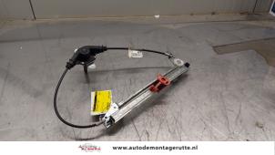 O163881 Gebruikte portierruit 4deurs links-achter Fiat Punto Grande