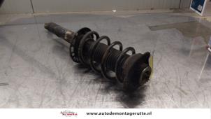 O163920 Gebruikte schokdemperpoot links-voor Volkswagen Jetta