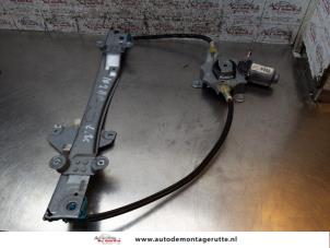 O164002 Gebruikte ruitmechaniek 2deurs links-voor Renault Twingo