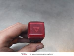 O164099 Gebruikte paniekverlichtings schakelaar Citroen C3 Picasso