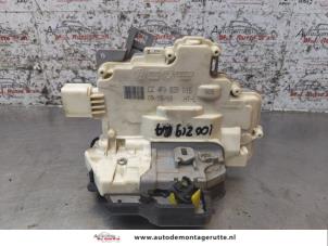 O164116 Gebruikte portierslot mechaniek 4deurs links-achter Audi A3