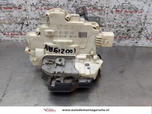 O164148 Gebruikte portierslot mechaniek 4deurs rechts-voor Audi A3