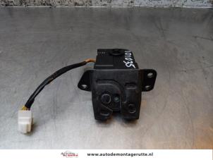 O164363 Gebruikte achterklep slotmechaniek Kia Rio