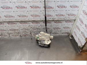 O164447 Gebruikte slotmechaniek portier 4deurs rechts-voor Seat Leon
