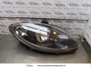 O164448 Gebruikte koplamp rechts Seat Leon