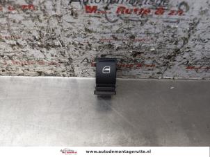 O164532 Gebruikte elektrisch raam schakelaar Volkswagen Polo