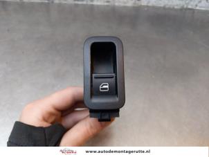 O164534 Gebruikte elektrisch raam schakelaar Volkswagen Polo