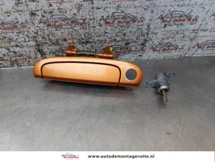 O164547 Gebruikte portiergreep 4deurs links-voor Kia Picanto