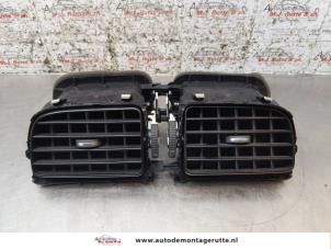 O164588 Gebruikte luchtrooster dashboard Volkswagen Polo