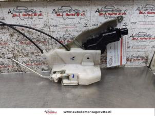 O164665 Gebruikte slotmechaniek portier 4deurs rechts-voor Suzuki Alto