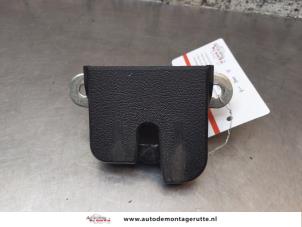 O164680 Gebruikte slotmechaniek achterklep Volkswagen Touran