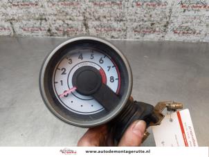 O164737 Gebruikte toerenteller Toyota Aygo