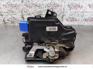O164767 Gebruikte slotmechaniek portier 4deurs links-voor Seat Toledo