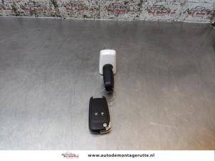 O164828 Gebruikte portierslot cilinder links Opel Astra