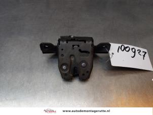 O164830 Gebruikte achterklep slotmechaniek Opel Astra