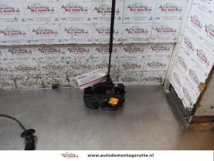 O164834 Gebruikte deurslot mechaniek 4deurs rechts-achter Opel Astra