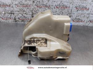 O164862 Gebruikte deurslot mechaniek 4deurs rechts-voor Volkswagen Golf