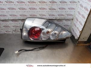O164949 Gebruikte achterlicht links Mazda 5.