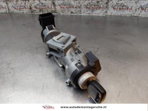 O165004 Gebruikte sleutel+contactslot Mazda 3.