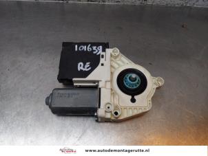 O165133 Gebruikte raammotor portier Volkswagen Eos