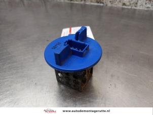 O165213 Gebruikte kachel weerstand Mercedes Sprinter