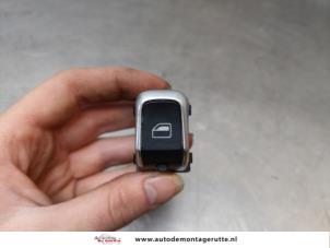 O165315 Gebruikte elektrisch raam schakelaar Audi A4
