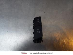 O165399 Gebruikte centrale deurvergrendeling schakelaar Mercedes C-Klasse