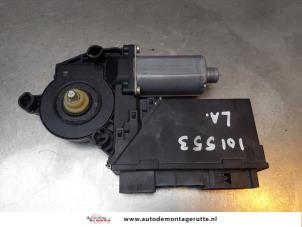 O165425 Gebruikte portierruitmotor Volkswagen Touareg