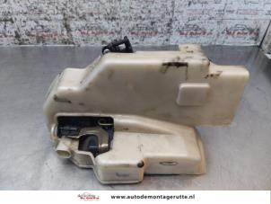 O165427 Gebruikte slotmechaniek portier 4deurs rechts-voor Volkswagen Touareg
