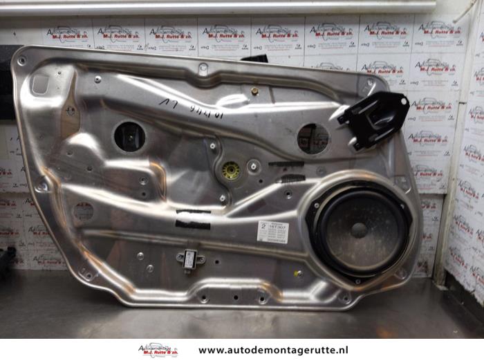 Gebruikte Raammechaniek 4Deurs links-voor Mercedes C-Klasse O165519