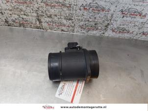 O165574 Gebruikte luchthoeveelheidsmeter Renault Laguna