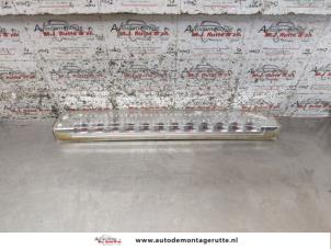 O165591 Gebruikte extra remlicht midden Renault Laguna