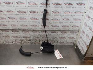 O165592 Gebruikte slotmechaniek portier 4deurs rechts-achter Renault Laguna