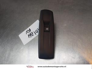 O165598 Gebruikte elektrisch raam schakelaar Renault Laguna