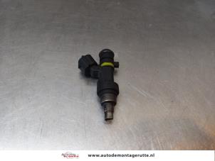 O165602 Gebruikte injector (benzine injectie) Renault Laguna