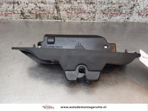 O165630 Gebruikte slotmechaniek achterklep Citroen C2