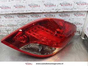 O165639 Gebruikte achterlicht rechts Peugeot 207