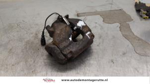 O165784 Gebruikte remklauw (tang) links-voor Volkswagen Touareg