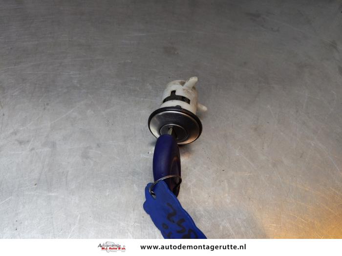 Gebruikte Cilinderslot Portier links Fiat Seicento O165793