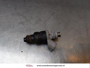 O165832 Gebruikte injector (benzine injectie) Mitsubishi Colt