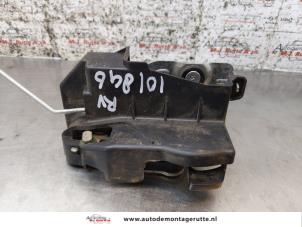 O165869 Gebruikte slotmechaniek portier 4deurs rechts-voor Kia Picanto