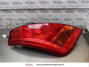 O165886 Gebruikte achterlicht links Nissan Murano