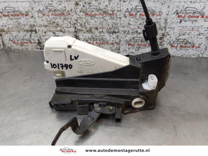 Gebruikte Deurslot Mechaniek 4Deurs links-voor Ford Mondeo O165912