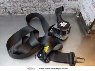 O165932 Gebruikte veiligheidsgordel midden-achter Opel Zafira